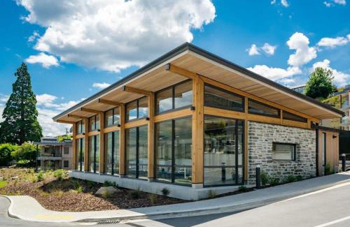 Wanaka Apartment | Luxury Lake View