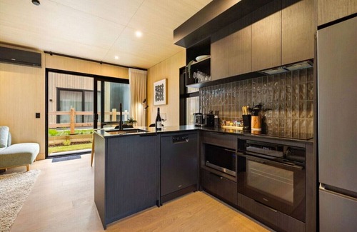 Frankton Villa | Luxury Queenstown 2Bed Villa