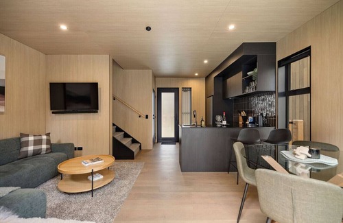 Frankton Villa | Luxury Queenstown 2Bed Villa