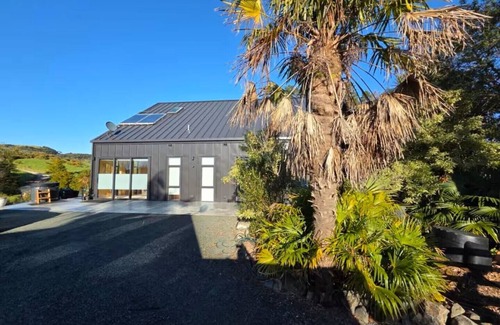 Mangawhai Apartment | Luxury Suite - sauna, plunge pool, outdoor kit/fireplace, spa inspired bathroom