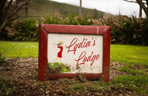 Woodstock House | Lydia's Lodge by Tiny Away