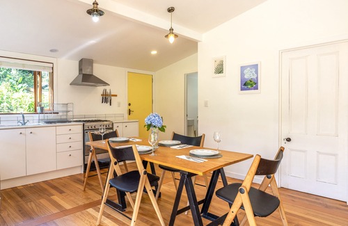 Omiha House | Magical Omiha - Waiheke Island Holiday Home