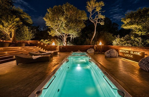 Titirangi House | Maison Blanc Lodge - Nature Haven 4-Bed Luxury