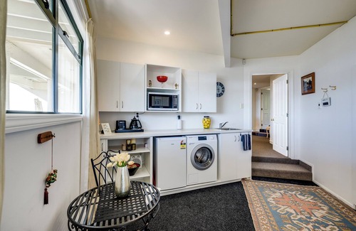 Napier Apartment | MAISON BLUE - Chic & Elegant. Sea views. Pets OK
