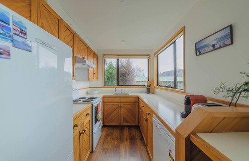 Lake Tekapo Apartment | Manawaroto 4BR with Mountain & Lake Views
