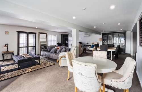 Dunedin City Centre Apartment | Manor Place Stays- Apartment Two
