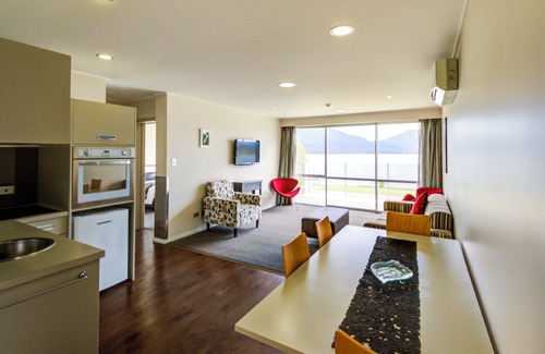 Te Anau Hotel | Marakura Deluxe Motels