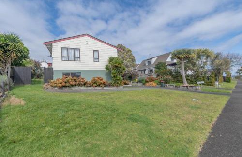 Bucklands Beach House | Marendellas Escape - Bucklands Beach Holiday Home