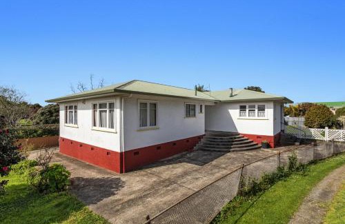 Waiotahi House | Marys Cozy Cottage