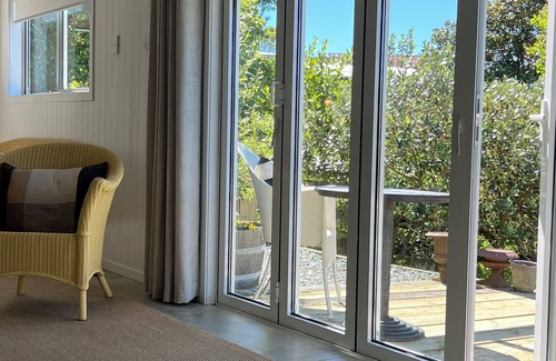 Matakana Apartment | Matakana Village Secluded Countryside Barn Stay