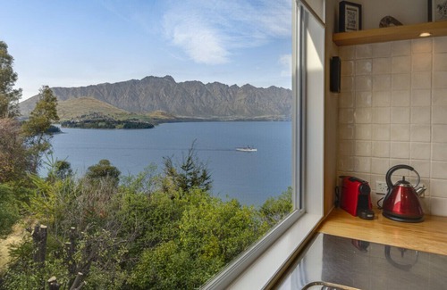 Fernhill House | Matau Crest - Luxury Retreat