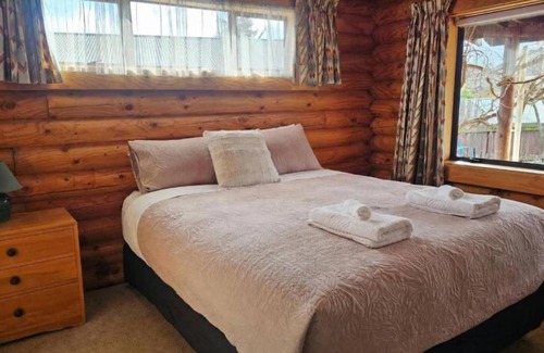 Lowburn House | Mayo Retreat - Cromwell