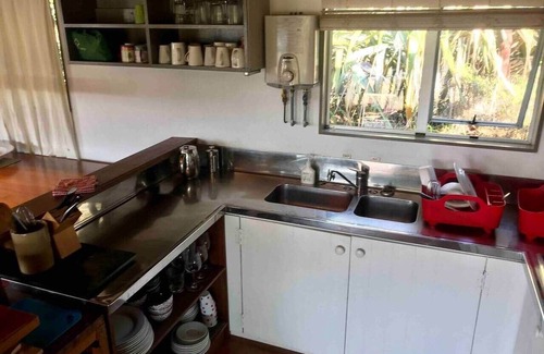 Tryphena House | Medlands Beach House
