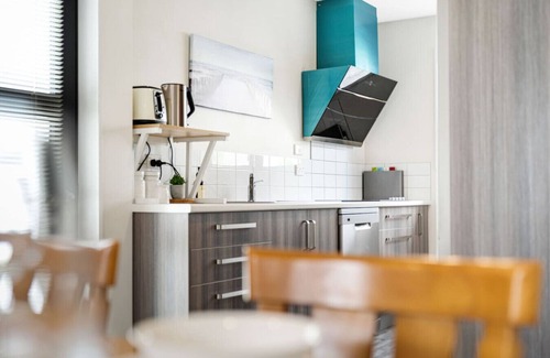 Merivale Apartment | Merivale bungalow with garden and parking in Christchurch
