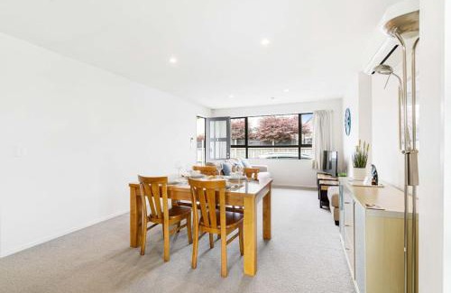 Merivale House | Merivale Two Bedroom Bungalow with Garden and Free Parking