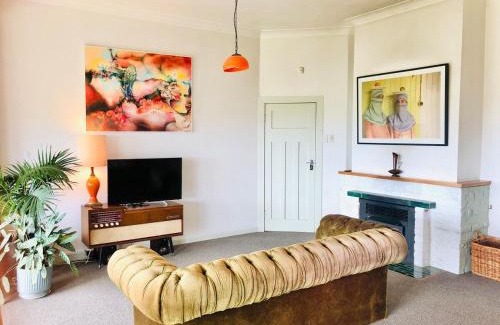 Castlecliff House | Mid Century Beach Front Gem With Panoramic Views