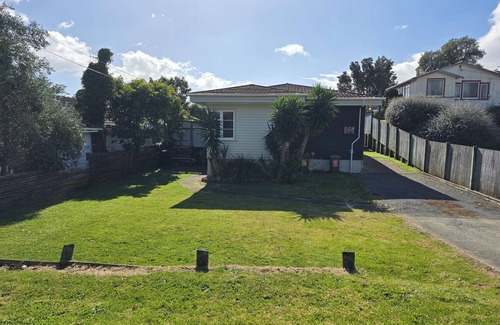 Paraparaumu Beach House | Middleton Near The Beach