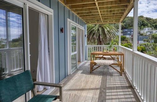 Palm Beach House | Miro Guesthouse - Palm Beach on Your Doorstep