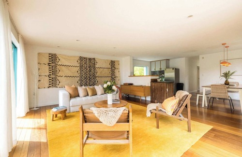 Palm Beach House | Miro Retreat - Sun-Soaked Palm Beach