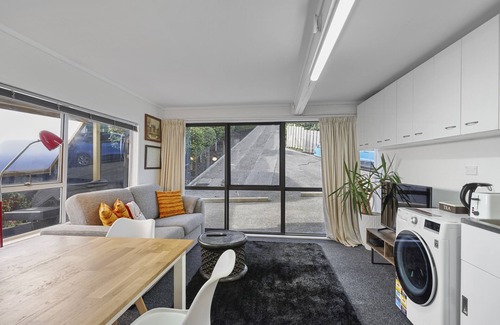 Mission Bay Apartment | Mission Bay Secret Garden Hideaway -WIFI