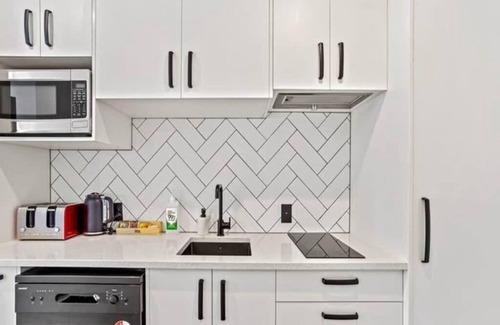 Newton Apartment | Modern 1 Bedroom in Auckland Central Zodiak Stays