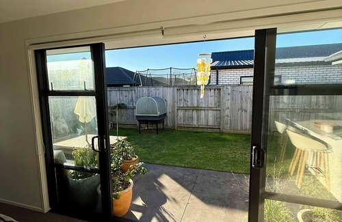 Papamoa Beach House | Modern 3 bedroom house in Papamoa Beach, 15 minute walk to the beach!