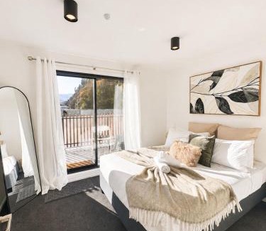 Queenstown Apartment | Modern Alex Queenstown Apartment - walk to town