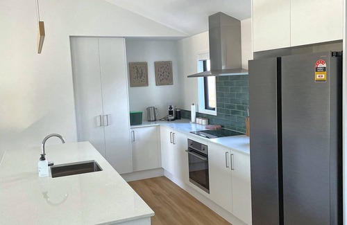 Naseby House | Modern alpine bach | Warm, private, mountain views
