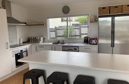 Pauanui House | Modern Kiwi Bach with own access to Estuary