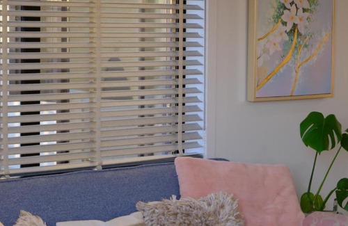 Dinsdale Villa | Modern Two Bedroom Home with Garage Near Hamilton Lake