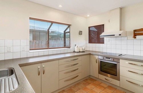 Ngongotaha House | Mokoia Sunrise - Lakefront Ngongotaha Holiday Home