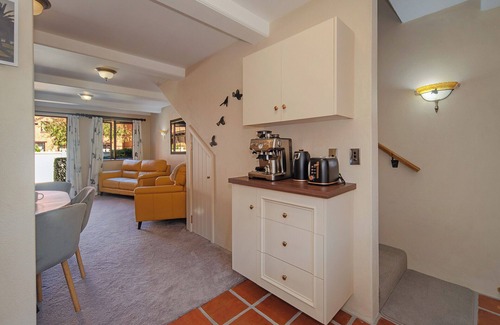 Stoke Apartment | Monaco Village Apartment - Stylish Townhouse in Grand Arden Complex