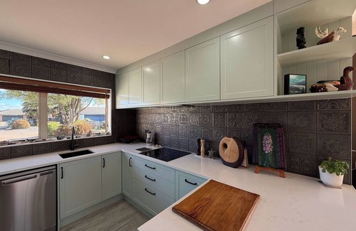 Owhata House | Mooma's - Single Level, Covered Patio, Sleeps 8
