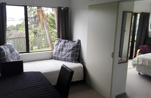 Raglan Apartment | Moonlight Bay Studio with views