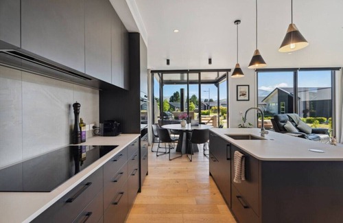 Wanaka Villa | Mount Gold View - New 5 Star Wanaka Luxury Home