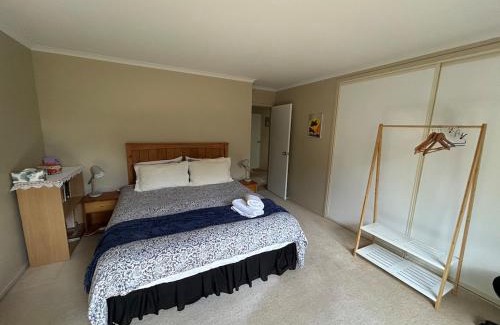 Omanu House | Mount Maunganui House -Walk to Beach, Shops, Cafés
