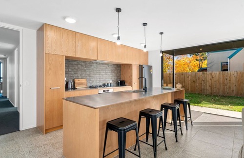 Lowburn House | Mountain Escape - Cromwell Downstairs Apartment