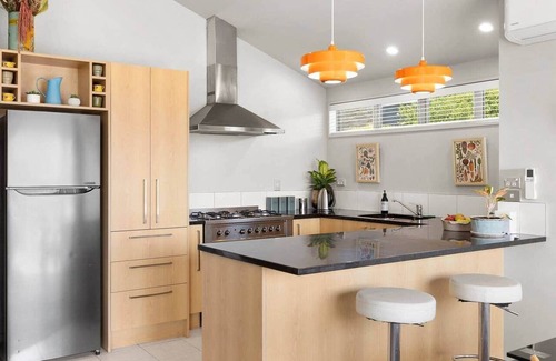 Wanaka Apartment | Mountain Four-Guest with Views