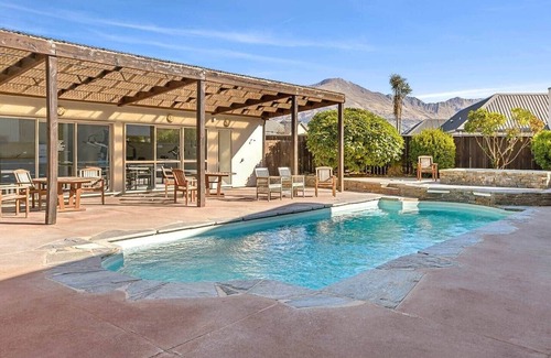 Wanaka Apartment | Mountain Four-Guest with Views