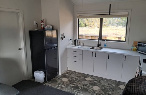 Hanmer Springs Apartment | Mountain Views & Dog friendly Guesthouse