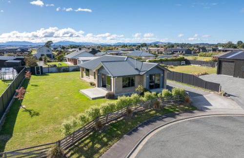 Te Anau House | Mountainview Escape - Te Anau Holiday House
