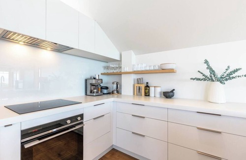 Stepneyville Apartment | Nelson Harbour Light Waterfront Apartment