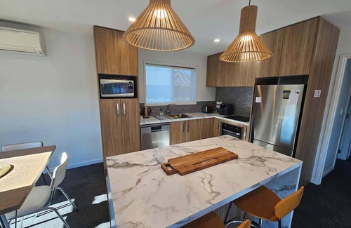 Twizel House | New Build, Walk to Town, Fire, Sleeps 5, Wi-Fi