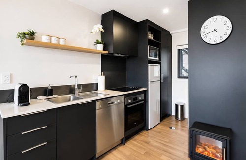 Newtown Apartment | Newtown Tranquility | 2BR Wellington | Kitchen