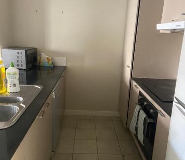Mount Albert Apartment | Nice and tidy 3 bedrooms apartment, free parking
