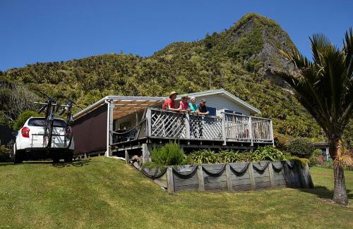 Punakaiki House | Nikauscapes - Hot Tub in Punakaiki Village