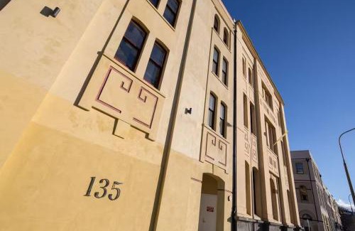 Dunedin City Centre Apartment | No5 Cumberland Street deluxe apartment