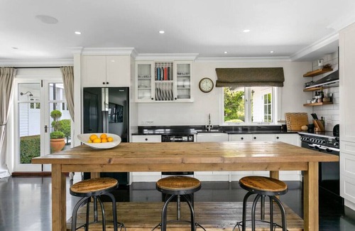 Waipahihi House | Norfolk House - touch of luxury, modern, spacious two storey villa, with spa pool, beautiful grounds