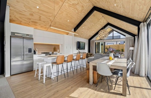 Wanaka House | Northlake Escape | Sunny, Stylish & Easy Living