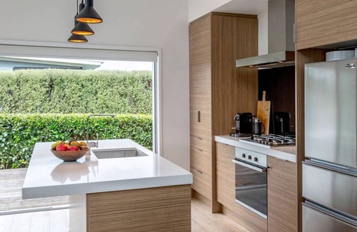 Martinborough Apartment | Number 35 Contemporary Martinborough Escape | 3BR, Seasonal Communal Pool & Sunny Deck